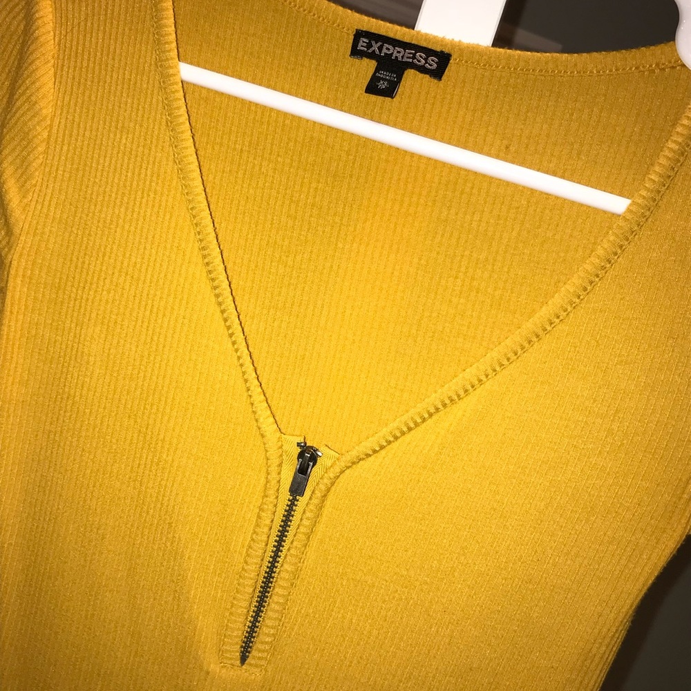 Mustard yellow express top